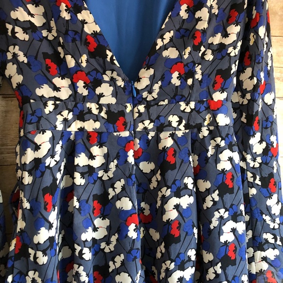 GLAMOROUS Bell Sleeve Floral Print Romper - Picture 7 of 8